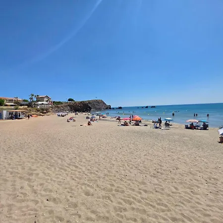 île Des Pêcheurs Piscine, Tennis Et